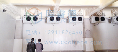小型冷庫(kù)廠家在安裝冷庫(kù)時(shí)容易忽視或出現(xiàn)的問(wèn)題